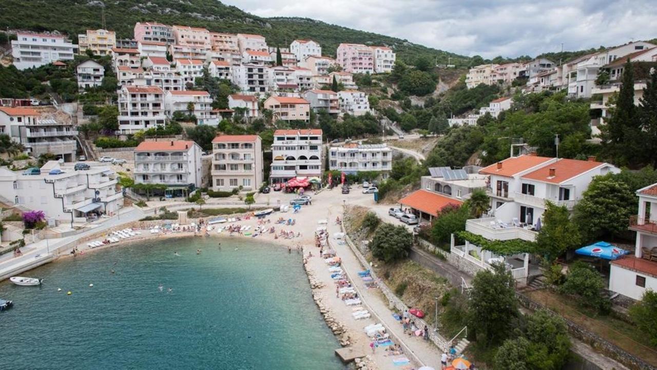 Apartments Matej 内乌姆 外观 照片